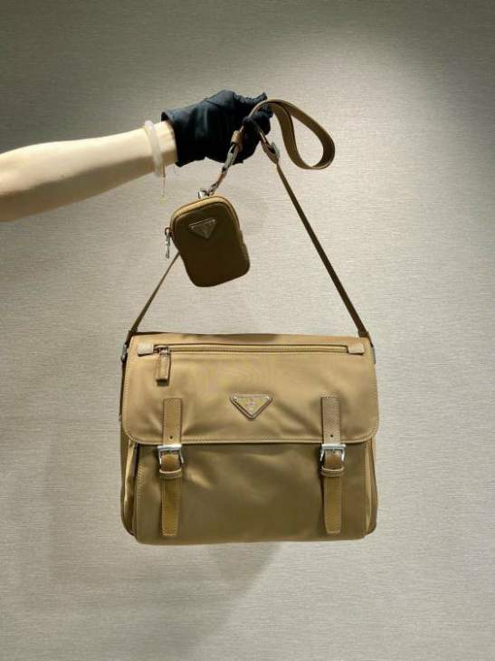 Picture of Prada Handbags _SKUfw208749655fw